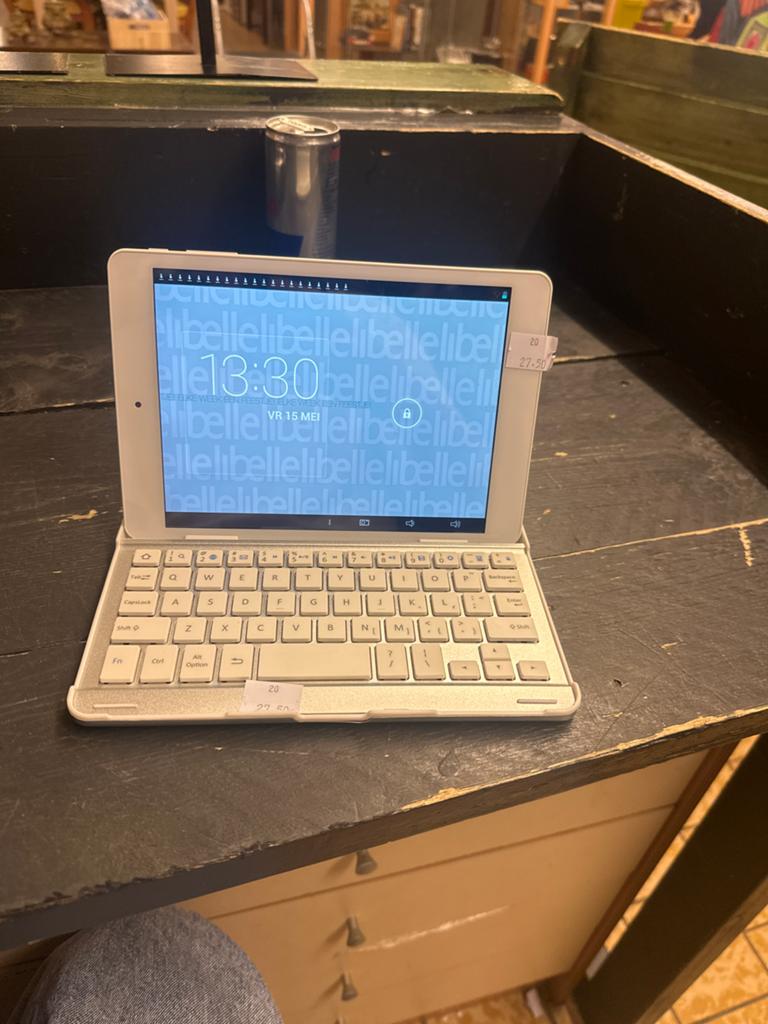 Tablet met toetsenbord - Ideaal voor werk en studie, Ophalen, Nieuw, Kringloop de markt Zeist, 3701 JG
