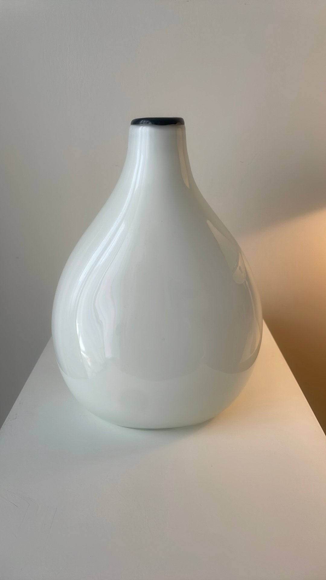 &Klevering Amsterdam vaas 30 cm, Huis en Inrichting, Woonaccessoires | Vazen, Ophalen of Verzenden, Zo goed als nieuw, Wit