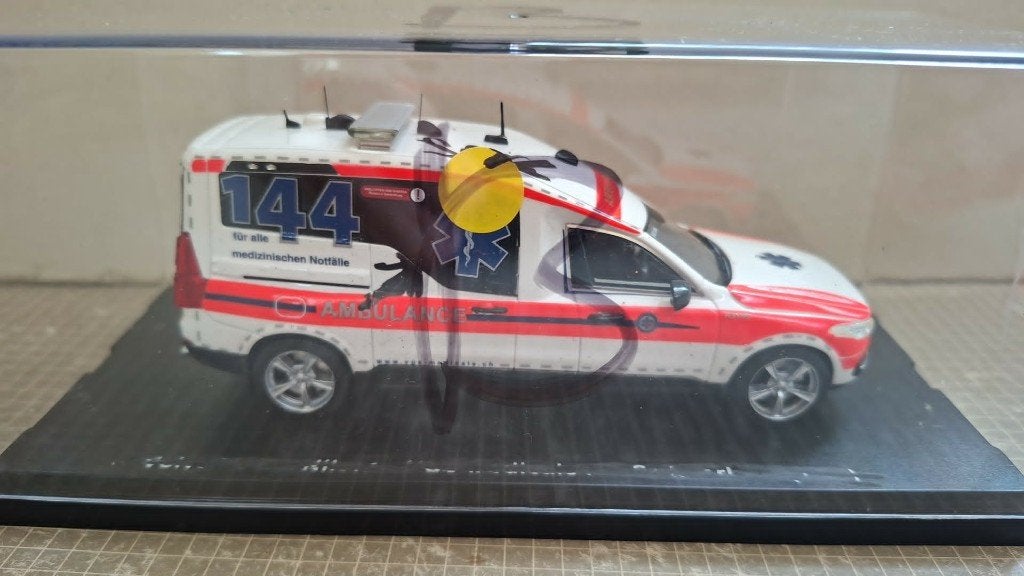b keus volvo ambulance wit, Ophalen of Verzenden, Zo goed als nieuw, Auto, Overige merken