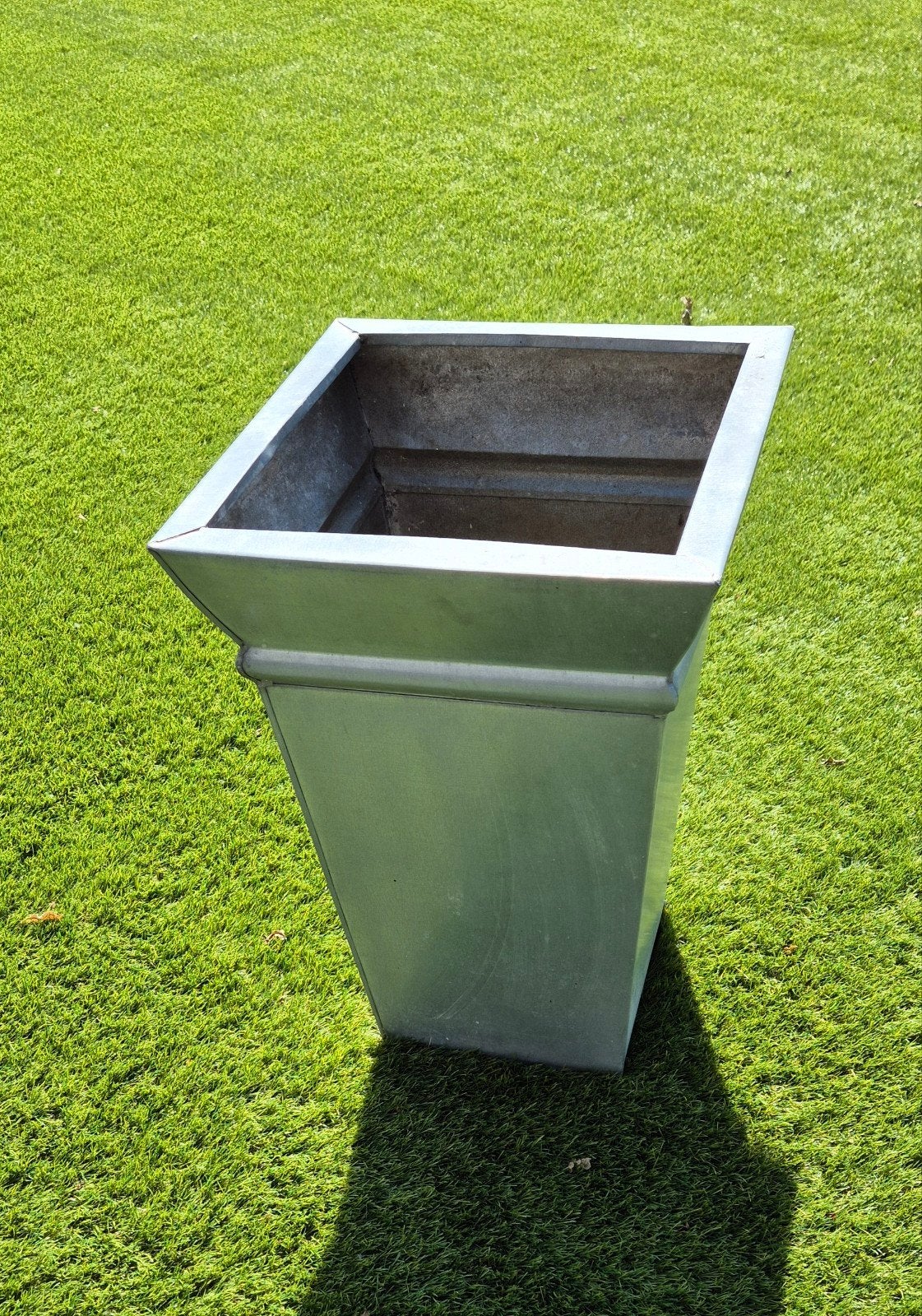 Zinken plantenbak, gebruikt, 58 cm hoog, 38 cm breed, Ophalen, Gebruikt, Rond, Balkon