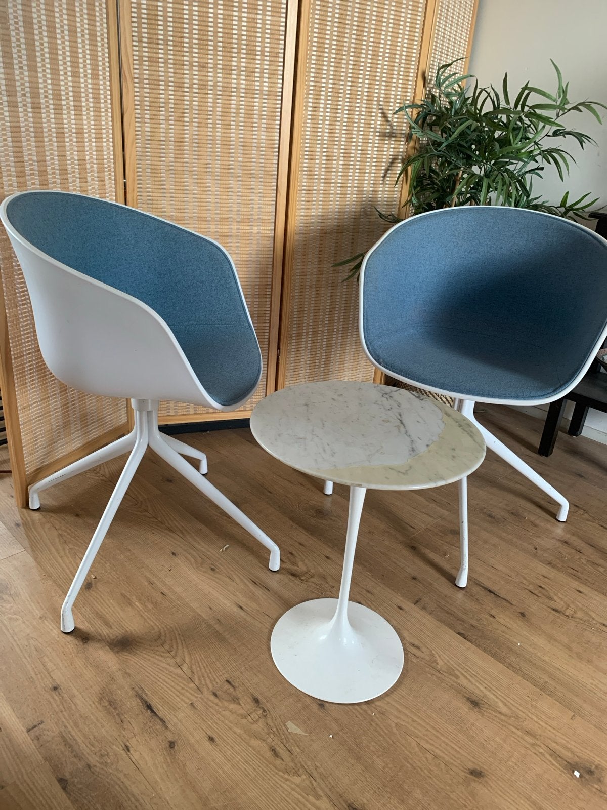 2x HAY About A Chair AAC27 met stoffen zitting prijs p/s, Kunststof, Gebruikt, Twee, Blauw