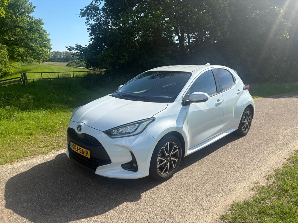 Toyota Yaris 1.5 Hybrid 116pk CVT 2023, Auto's, Toyota, 450 kg, Wit, 1490 cc, 24 km/l