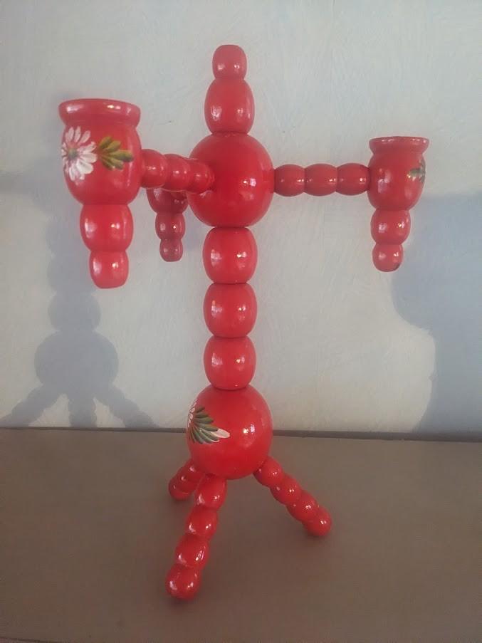 Vintage Zweedse houten kandelaar, handbeschilderd, 33,5 cm, Ophalen of Verzenden, Zo goed als nieuw, Kandelaar, Rood
