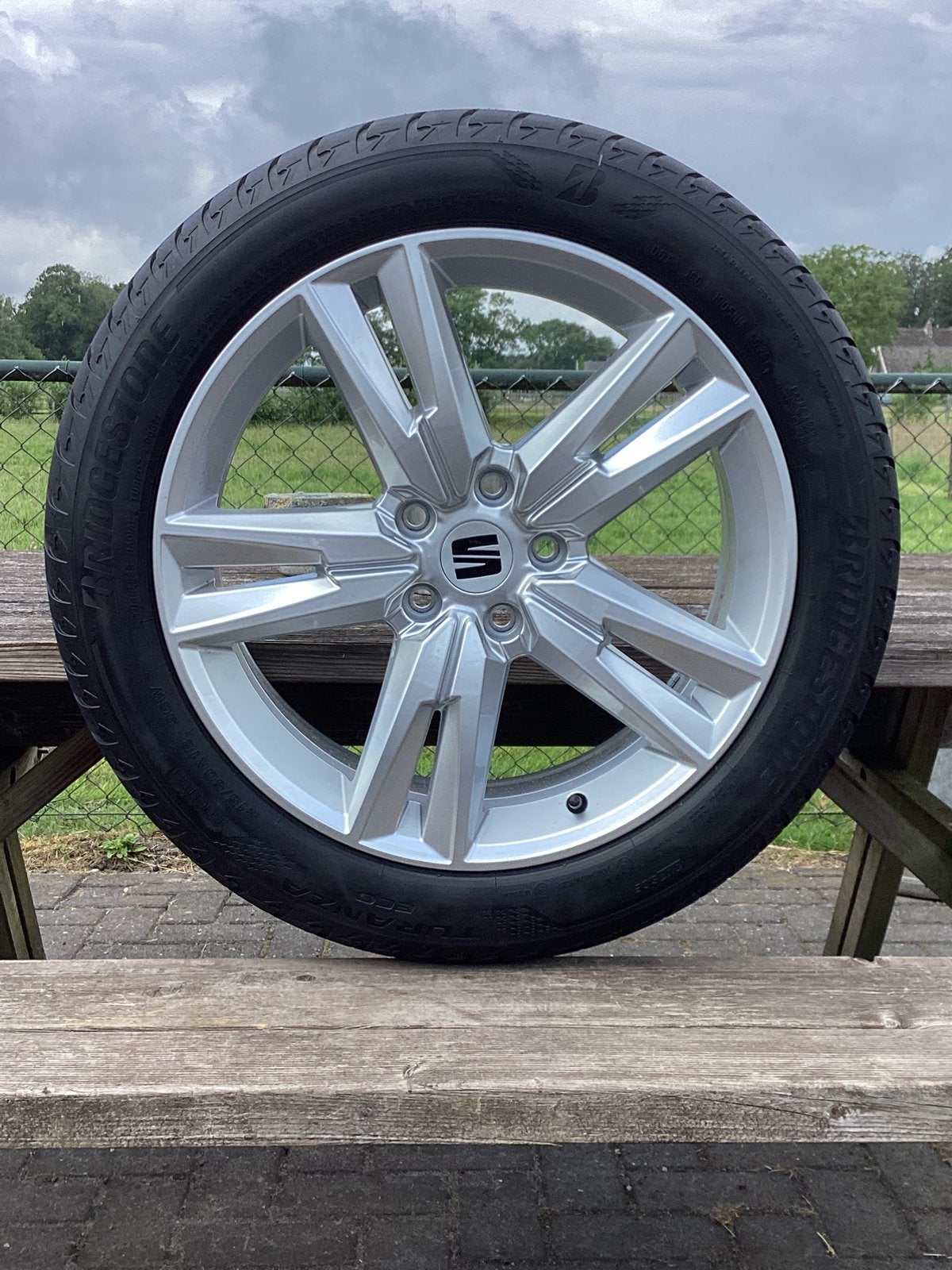 Nieuwe 18” Seat Ateca FR velg Bridgestone 215-50-18 banden, Ophalen, 18 inch, 215 mm, Nieuw