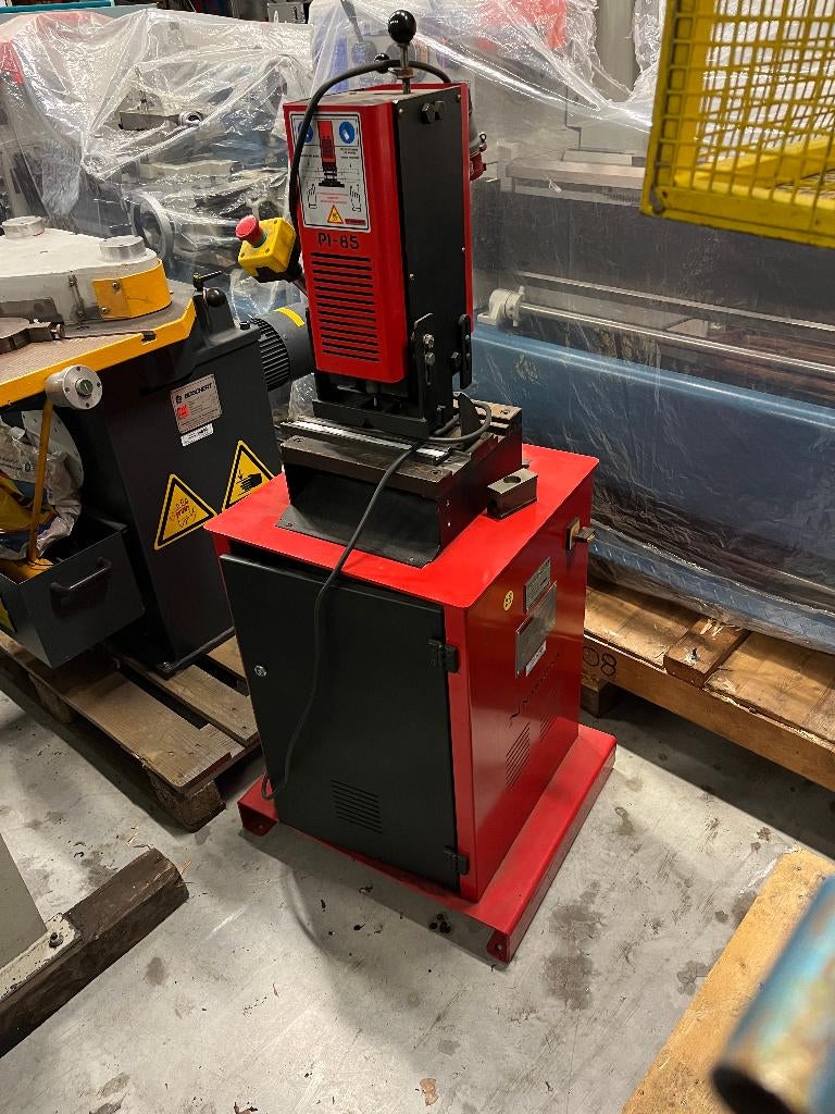 Nargesa Ponsmachine, Zakelijke goederen, Machines en Bouw | Metaalbewerking, Ophalen