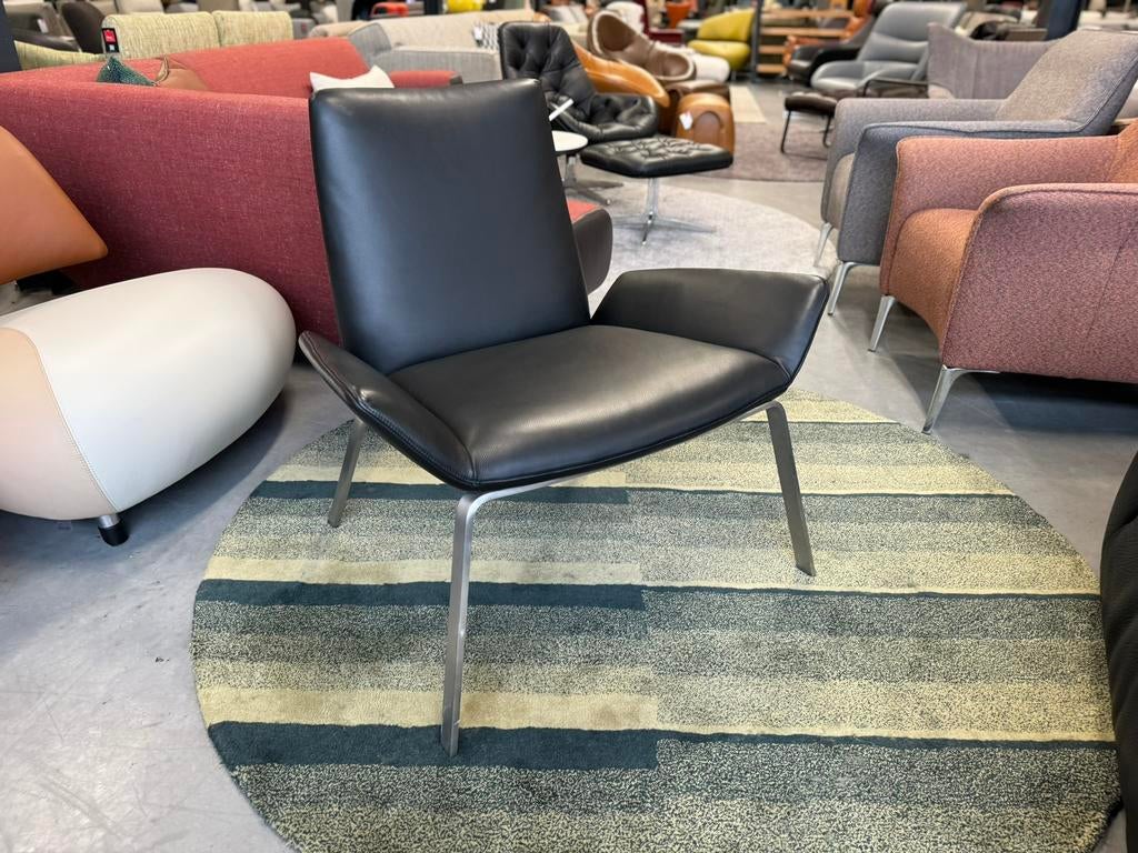 Nieuw Design on Stock Komio Fauteuil zwart leer Design stoel, Huis en Inrichting, Fauteuils, Nieuw, Leer, 50 tot 75 cm, 75 tot 100 cm
