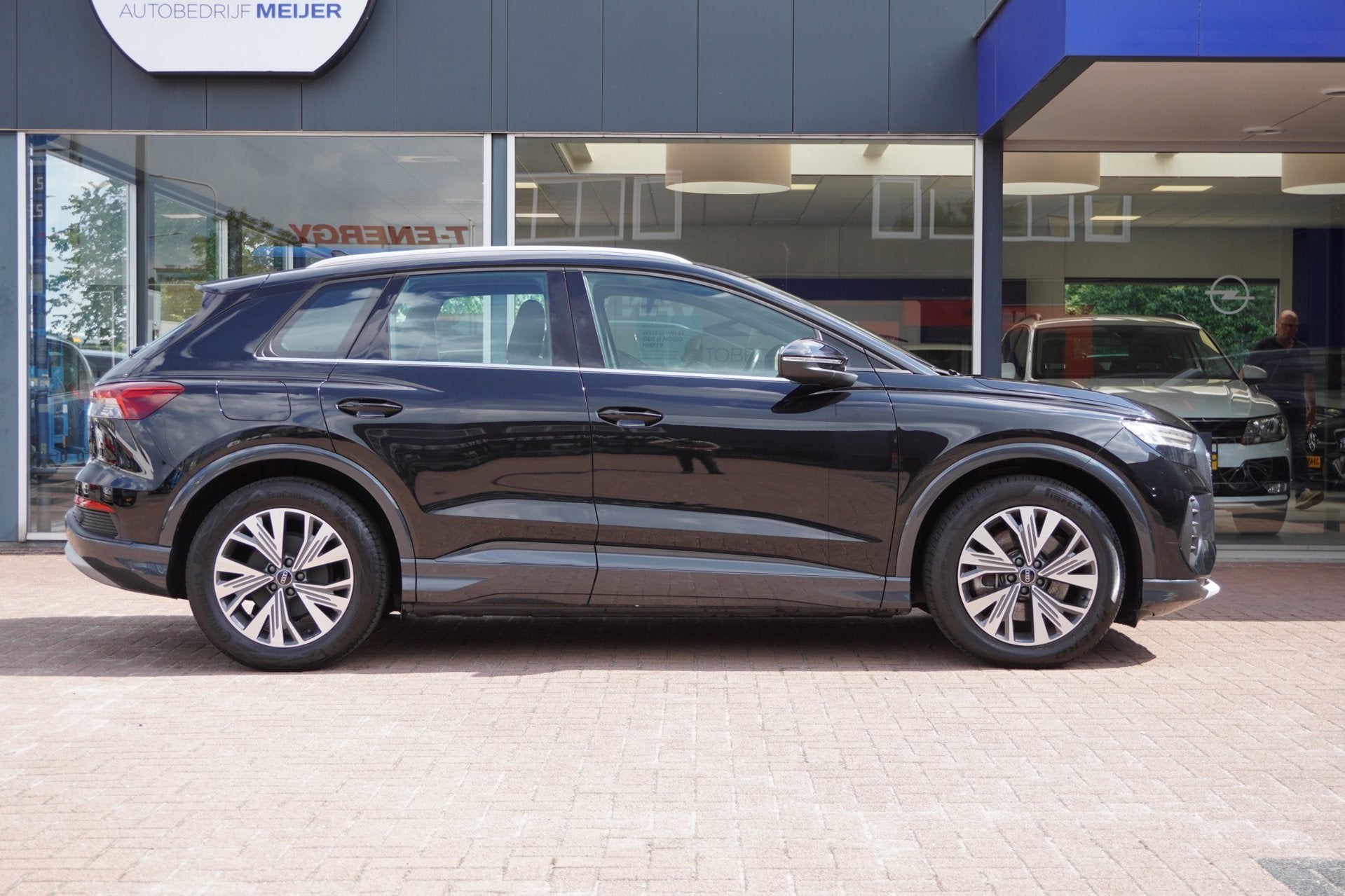 Audi Q4 e-tron 40 Launch edition Advanced 77 kWh | Automaat, Auto's, Dealer onderhouden, Gebruikt, Zwart, Origineel Nederlands
