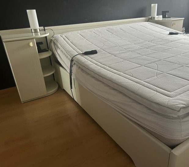 Elektrisch verstelbaar bed 180x200 met nachtkastjes, Ophalen, Tweepersoons, 180 cm, 200 cm