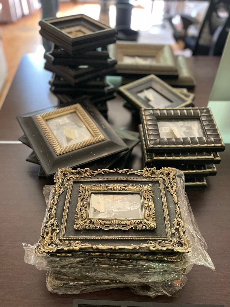 Grote partij van 27 nieuwe Rivièra Maison fotolijstjes Barok, Ophalen, Nieuw, Fotolijst, Met sierrand
