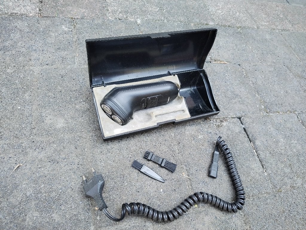 Philips 3-kops scheerapparaat met etui en snoer, Witgoed en Apparatuur, Persoonlijke-verzorgingsapparatuur, Ophalen, Zo goed als nieuw