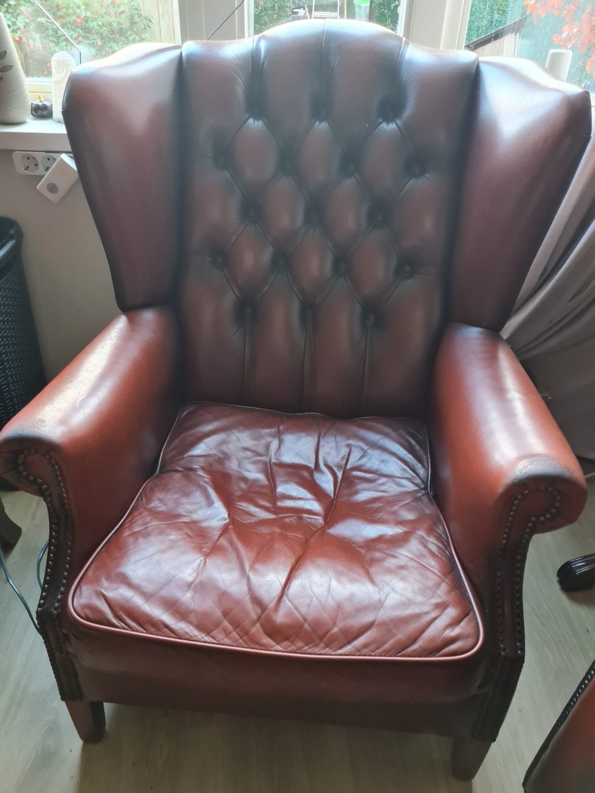 Leren Chesterfield fauteuil met voetenbank, Huis en Inrichting, Fauteuils, Ophalen, Gebruikt, Chesterfield, 75 tot 100 cm