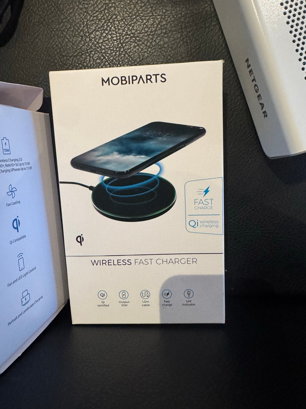 MobiParts Draadloze Snelle Oplader - Qi Compatibel, Ophalen of Verzenden, Zo goed als nieuw, Overige typen, Apple