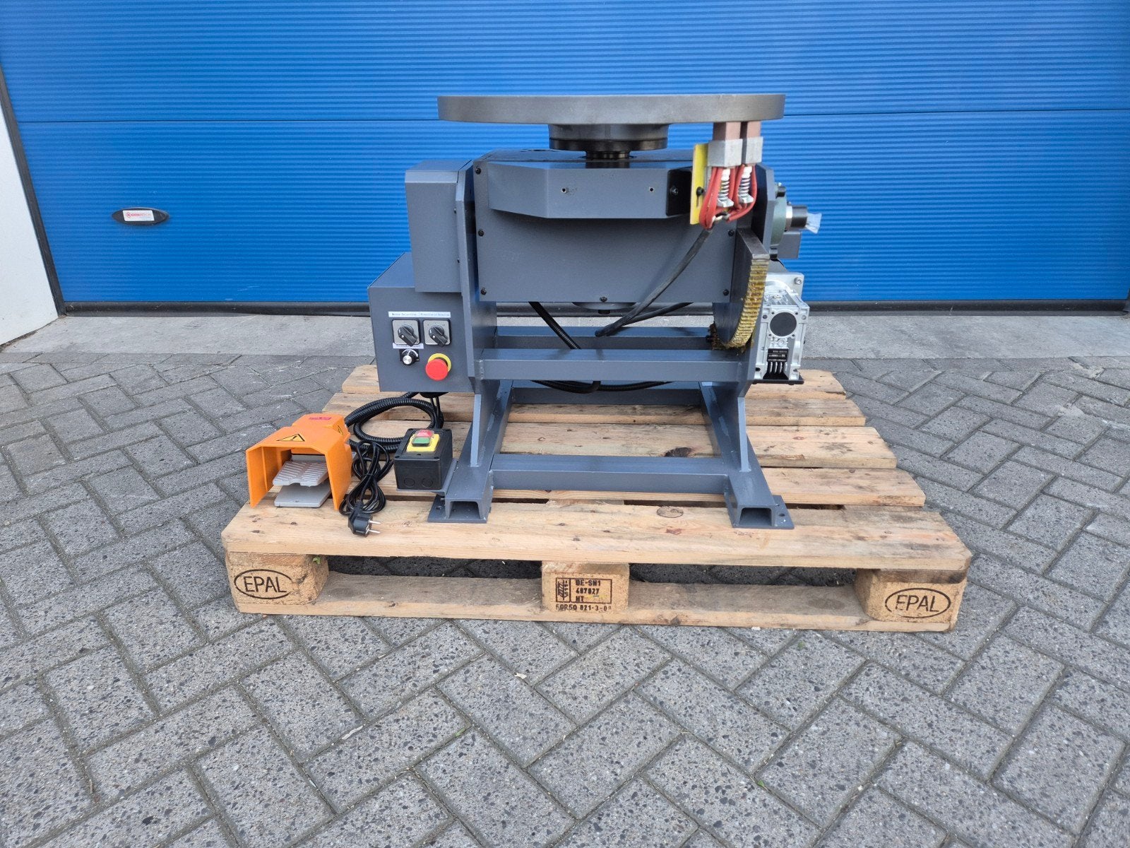 Foto 5 van Lasmanipulator Capaciteit Max. 500kg Voetbediend 220V NIEUW!