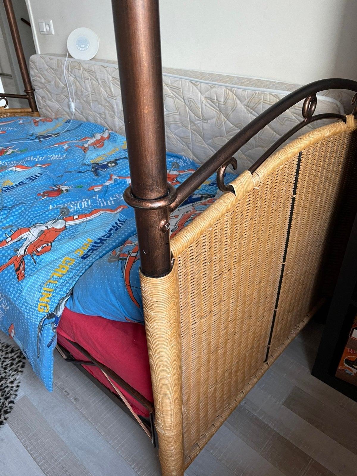 Te koop Bed, Ophalen, 90 cm, Eenpersoons, Wit
