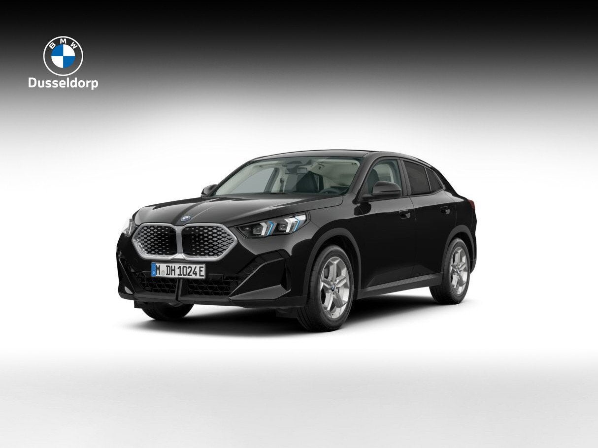 BMW iX2 eDrive20 Pure Edition (bj 2026, automaat), Parkeerassistent, IX2, Zwart, Blauw