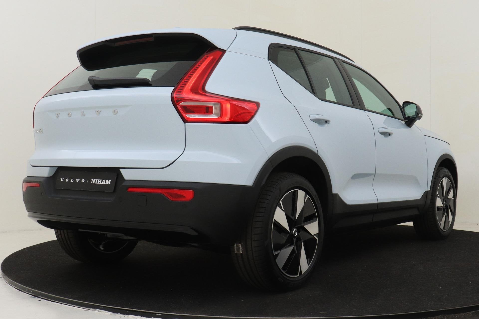 Volvo EX40 SINGLE MOTOR ESSENTIAL 70 kWh -CAMERA|CRUISE|DAB|, Auto's, Blauw, Origineel Nederlands, 420 min, SUV of Terreinwagen