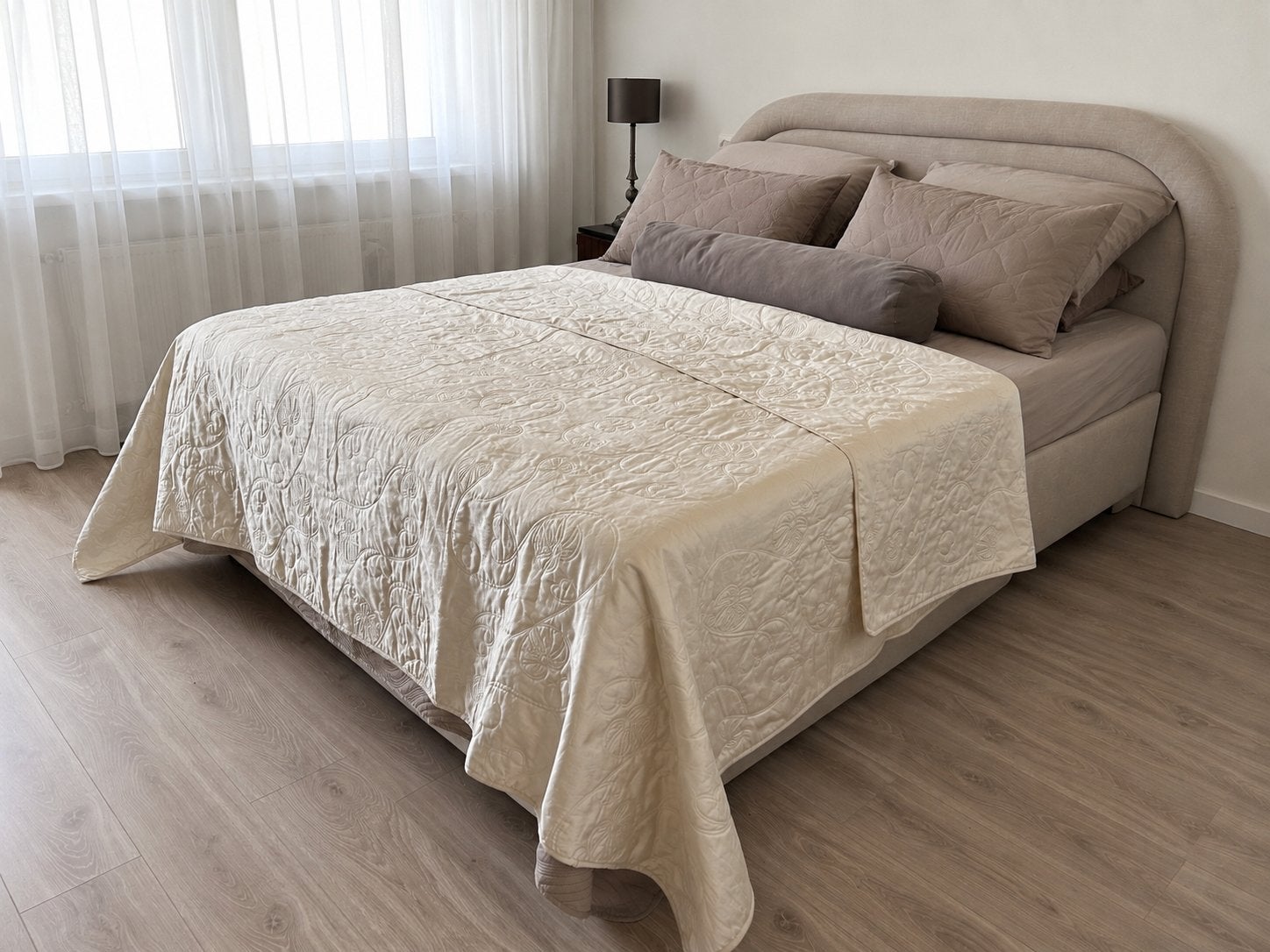 Mooi groot bedsprei crème kleur, Huis en Inrichting, Ophalen, 210 cm, Tweepersoons, Zo goed als nieuw