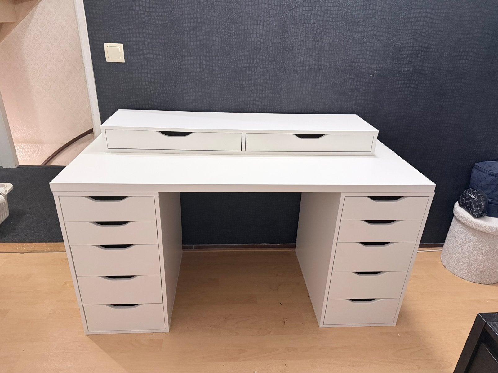 Make up tafel ikea, Huis en Inrichting, Ophalen, Gebruikt, 100 tot 150 cm, Minder dan 100 cm