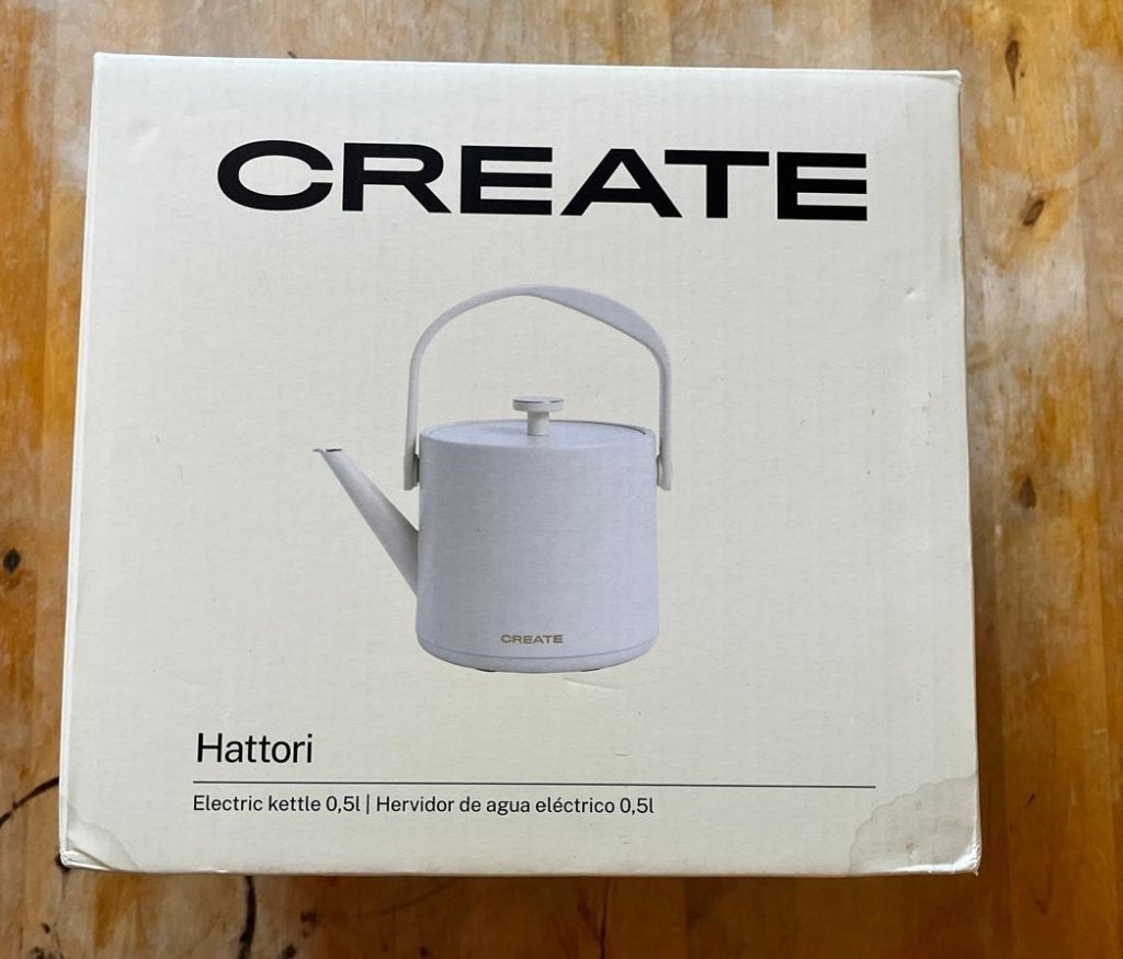 CREATE HATTORI STUDIO - Kettle 500 Open box, Minder dan 1 liter, Ophalen of Verzenden, Zo goed als nieuw, Draadloos