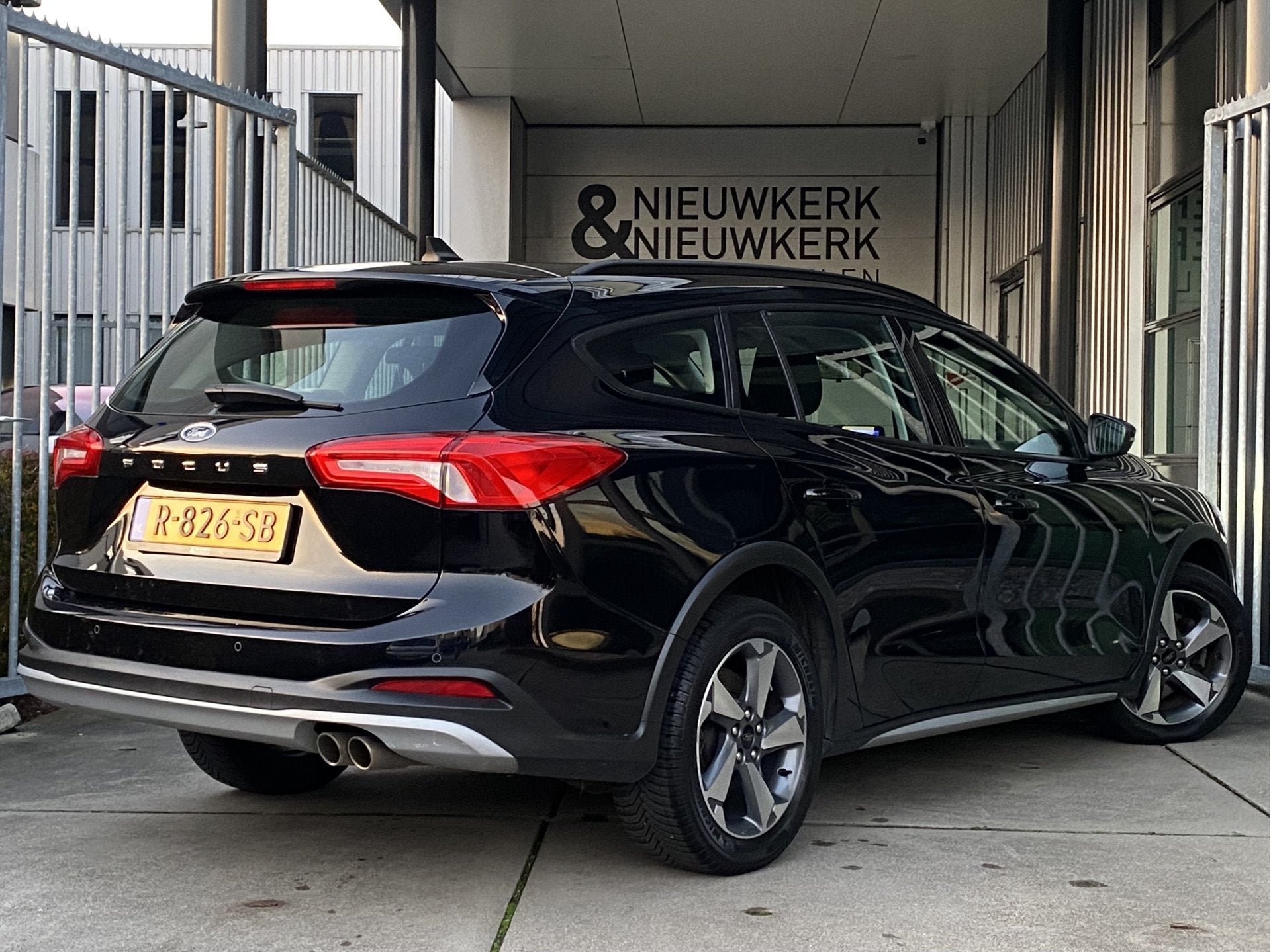Ford FOCUS Wagon 1.0 EcoBoost Active Business | NAVI | CRUIS, Auto's, Gebruikt, Met garantie (alle), 1283 kg, Zwart