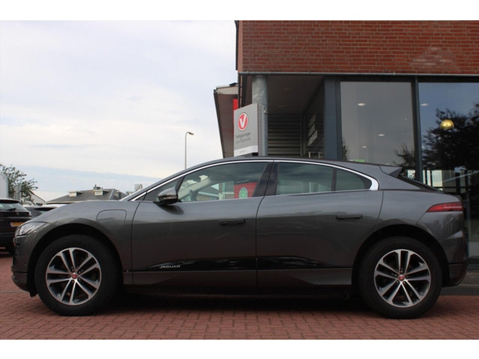 Jaguar I-PACE EV400 90kWh | Panorama | Luchtvering | Camera, Auto's, Gebruikt, 750 kg, I-PACE, Panoramadak