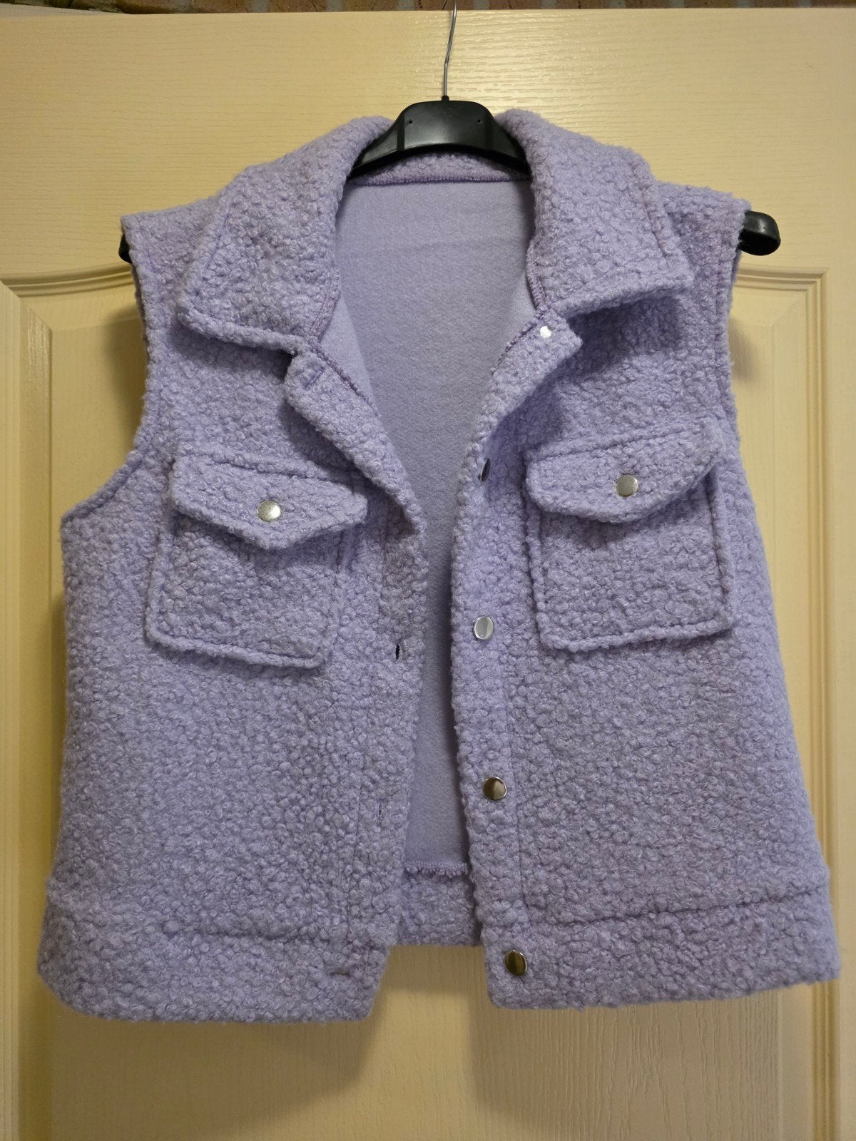 Lila teddy gilet met knopen en zakken, Ophalen of Verzenden, Zo goed als nieuw, Maat 38/40 (M), Paars