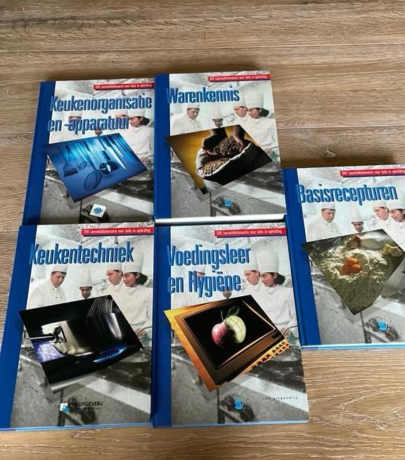 SVH Leermiddelen Koksopleiding Boeken - Complete Set, Ophalen of Verzenden, Zo goed als nieuw