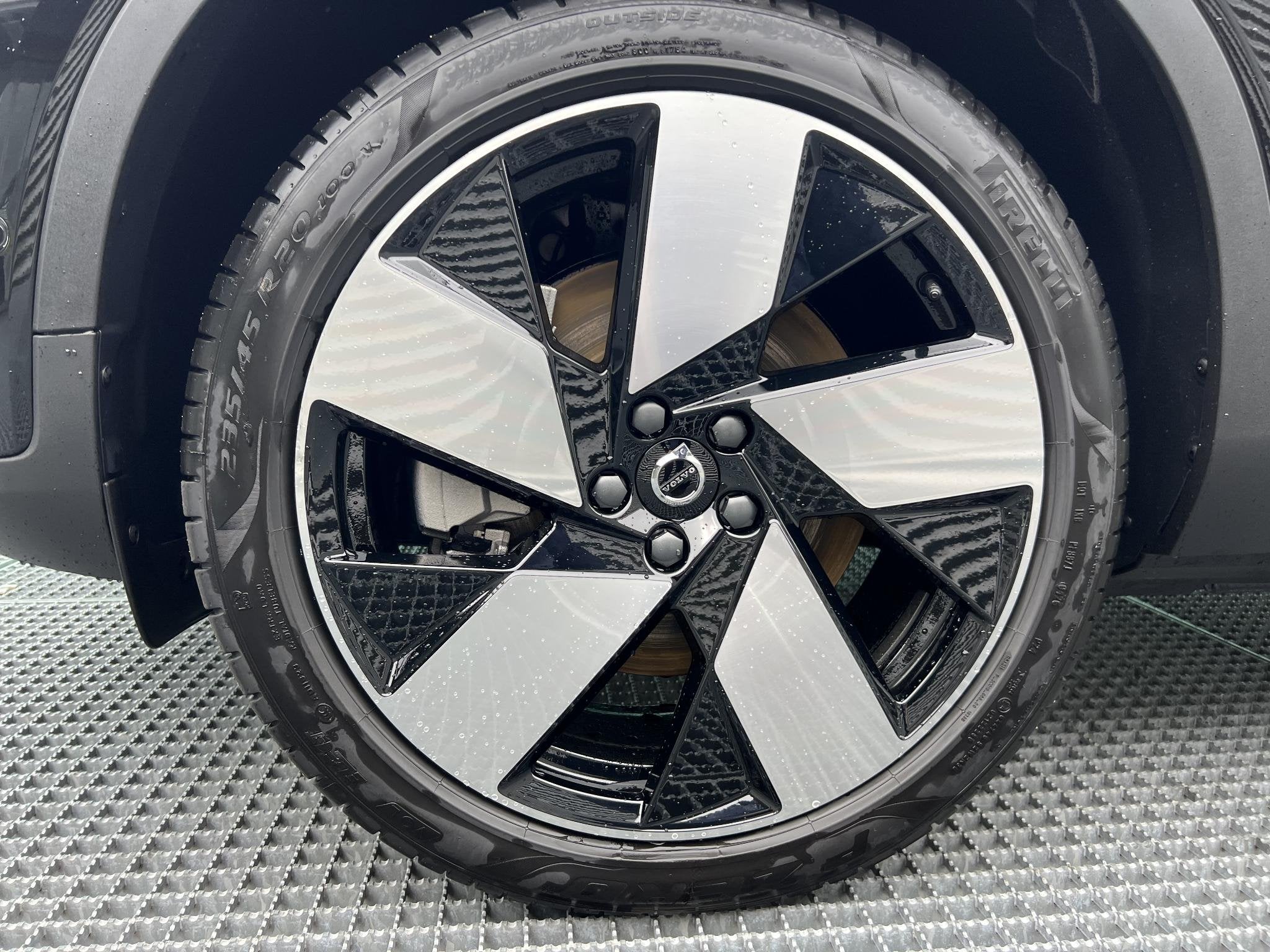 Volvo EX40 Single Motor Extended Range Ultra Black Ed. 82 kW, Automaat, Achterwielaandrijving, Gebruikt, Volvo Selected Used Cars