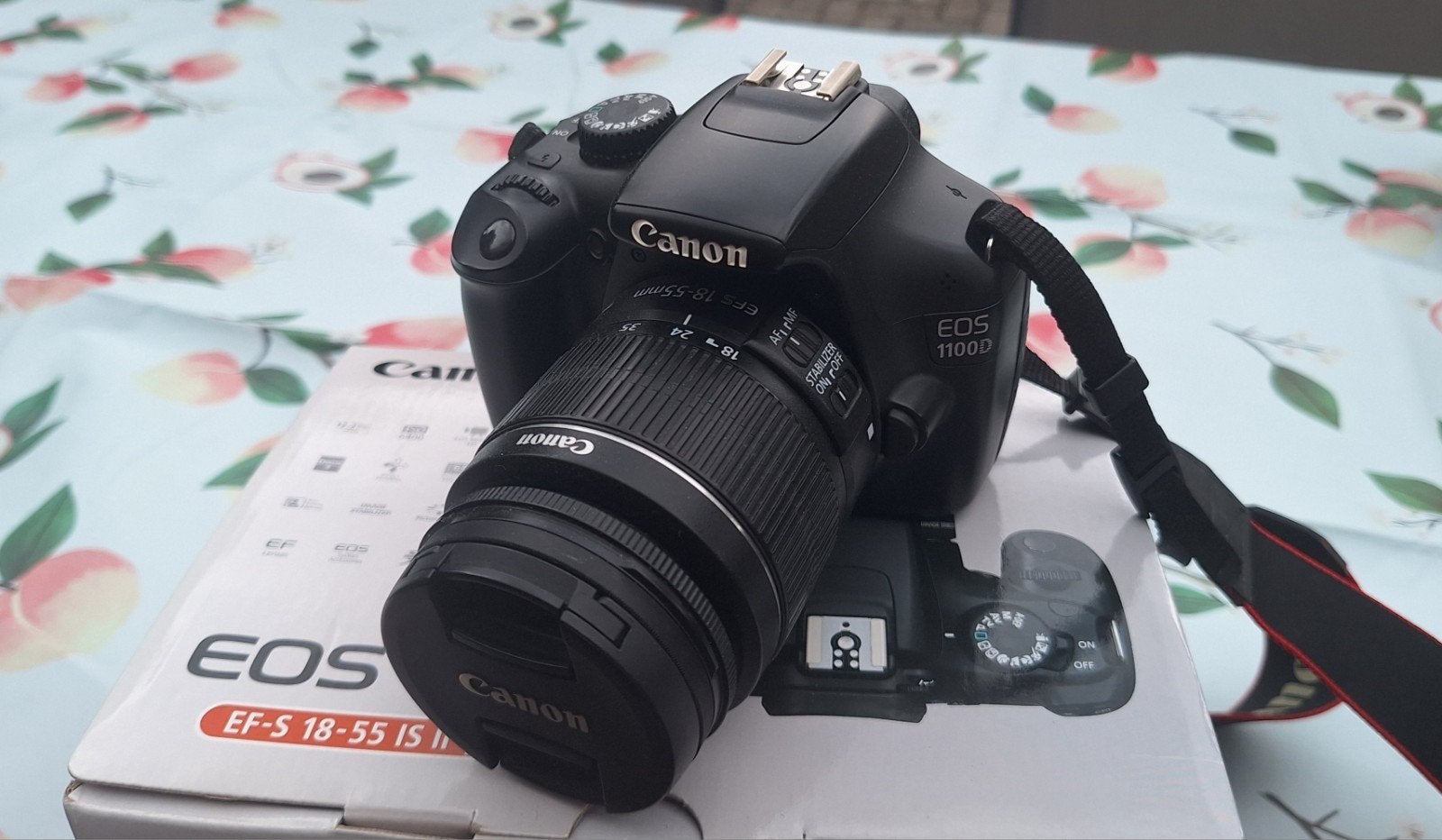 Canon EOS 1100D Spiegelreflexcamera met EF-S 18-55mm lens, Audio, Tv en Foto, Fotocamera's Digitaal, Spiegelreflex, Canon, Lensdop