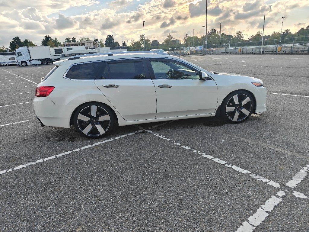 Honda Accord 2.4 Tourer AUT 2011 executive, Zwart, Wit, Stationwagon, 1600 kg