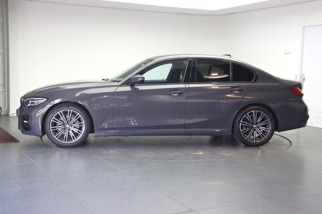 BMW 3 Serie 318i Executive M Sport Automaat / Sportstoelen /, Auto's, 1998 cc, Achterwielaandrijving, Gebruikt, Met garantie (alle)