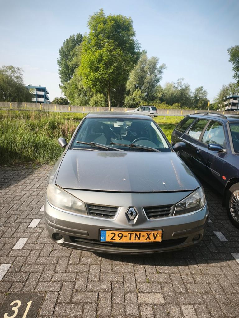 LPG Renault Laguna 1.6 16V 82KW Auth E4 2007 Grijs, Ophalen, Renault, Deur