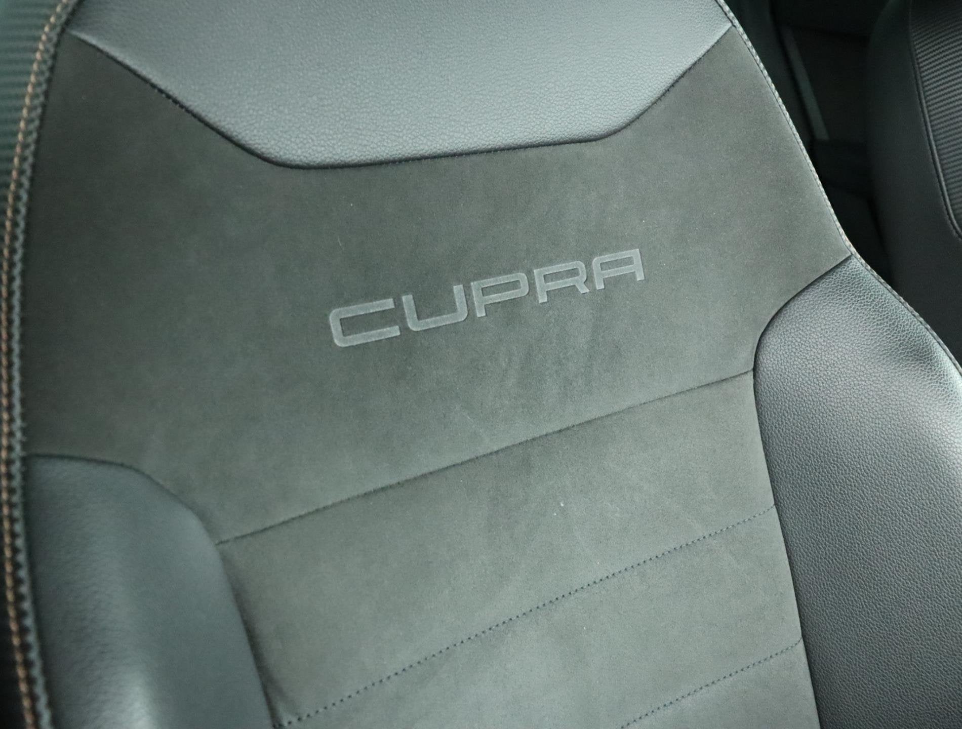 CUPRA Ateca 2.0 TSI 4DRIVE |300PK|Pano|Beats|Trekhaak|ACC, Auto's, Automaat, Gebruikt, Euro 6, 4 cilinders