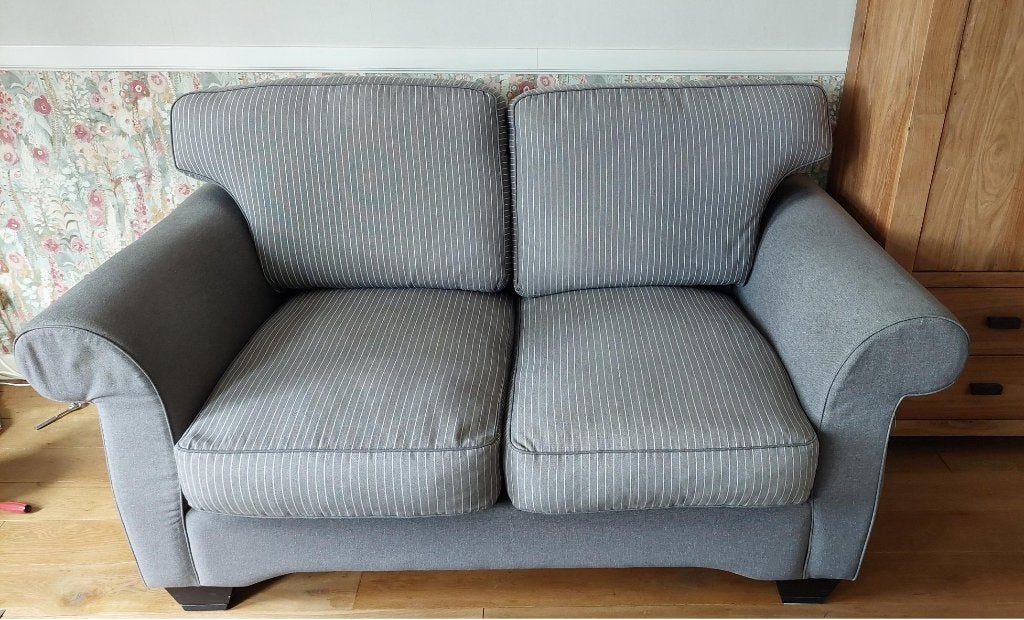 Royale comfortabele tweepersoonsbank - Grijs gestreept, Huis en Inrichting, Ophalen, Gebruikt, Klassiek, Comfortabel, 150 tot 200 cm