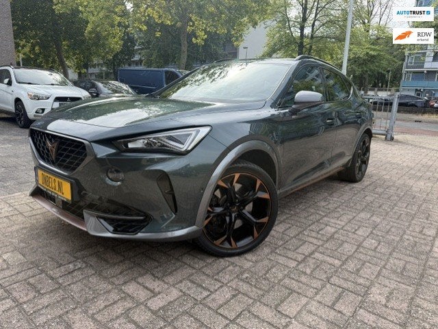 CUPRA Formentor 1.4 e-Hybrid VZ Copper Edition 245 PK, Auto's, Dealer onderhouden, Zwart, 4 cilinders, Formentor
