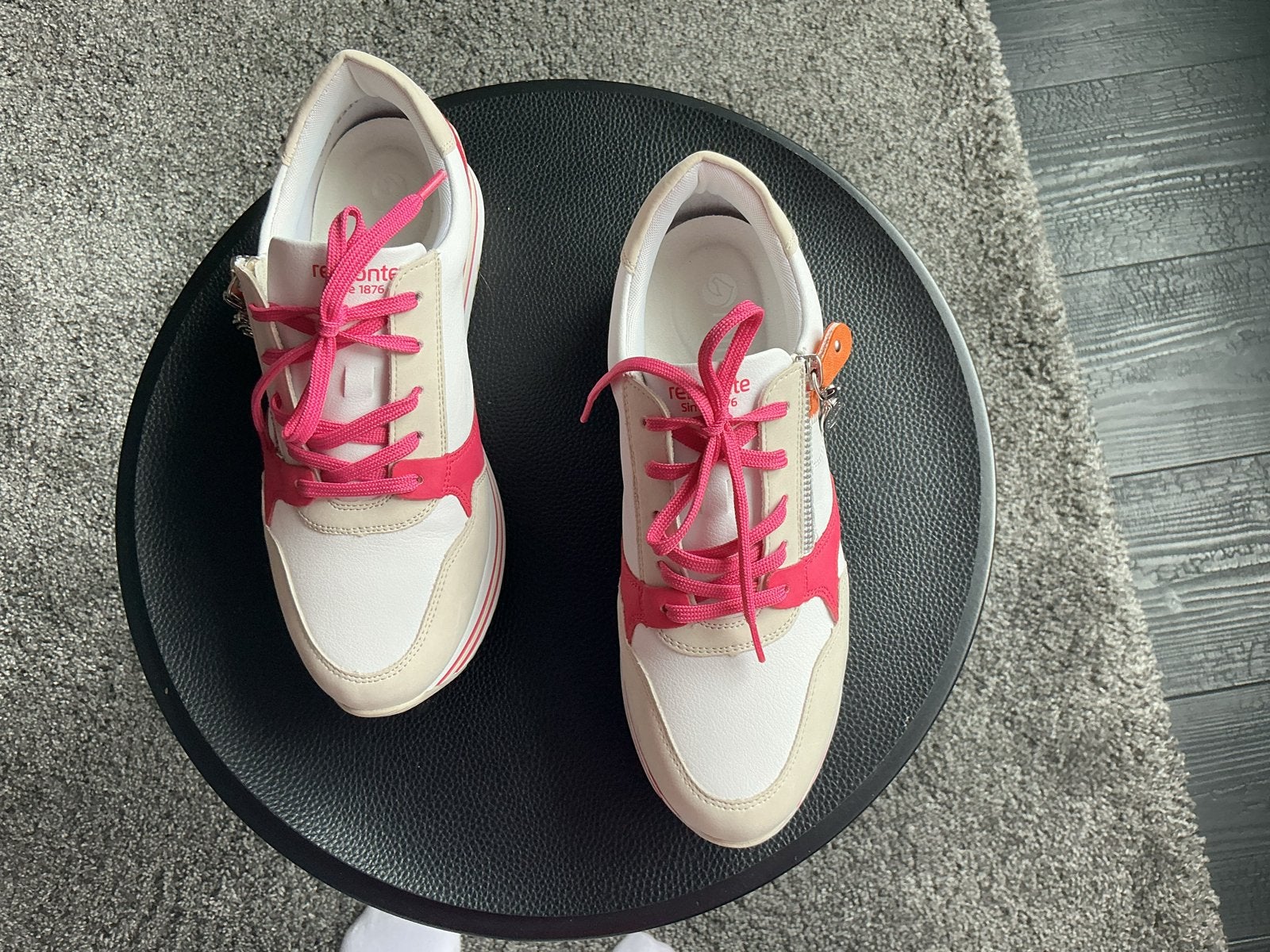 Remonte sneakers maat 39 - Prachtige kleuren, Kleding | Dames, Schoenen, Ophalen of Verzenden, Gedragen, Overige kleuren, Sneakers of Gympen