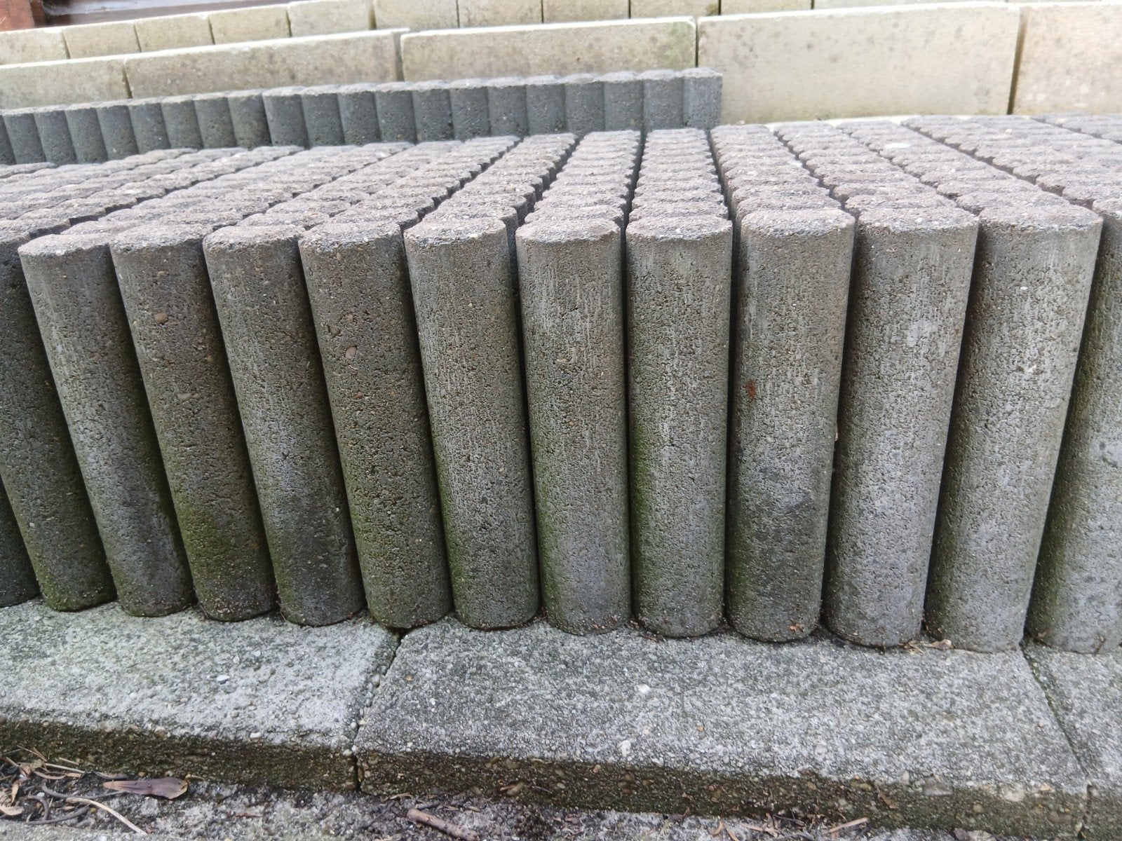 Sierlijke betonranden grijs 27 stuks 50x26 cm, Tuin en Terras, Ophalen, Gebruikt, 25 tot 50 cm, Minder dan 25 cm