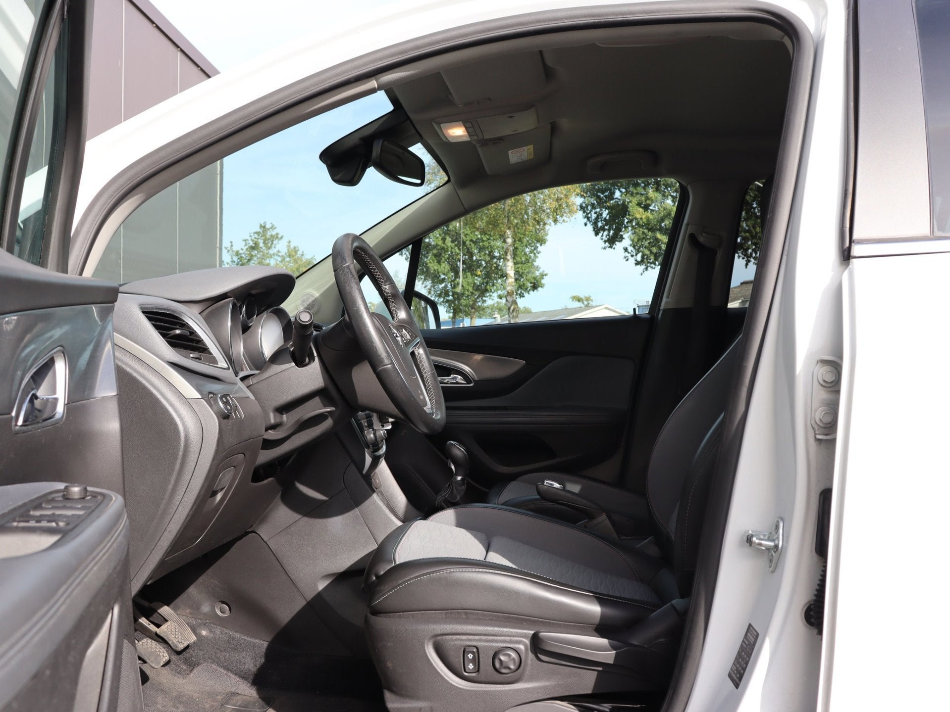 Foto 9 van Opel Mokka 1.4 T Cosmo LPG navi 1/2 Leer airco org NL