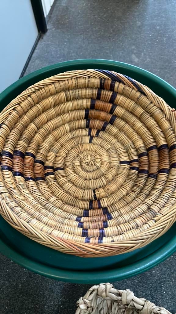 Afrikaanse mand, Huis en Inrichting, Woonaccessoires | Schalen en Manden, Ophalen of Verzenden, Zo goed als nieuw, Rond, Riet