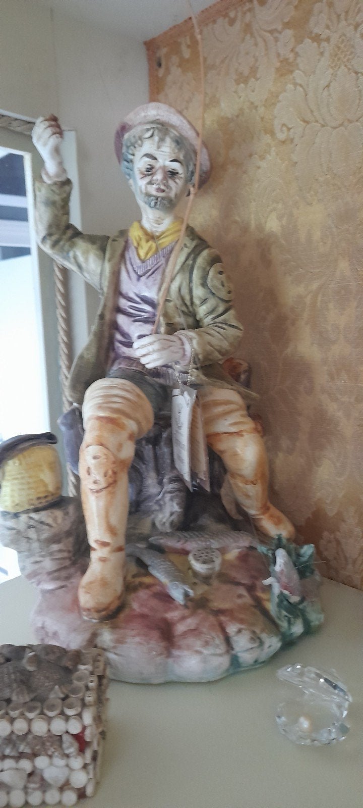 2 Capodimonte Beelden - Slapende Man en Visser, Antiek en Kunst, Ophalen of Verzenden, 20 - 50 cm, Beeld, Overige stijlen