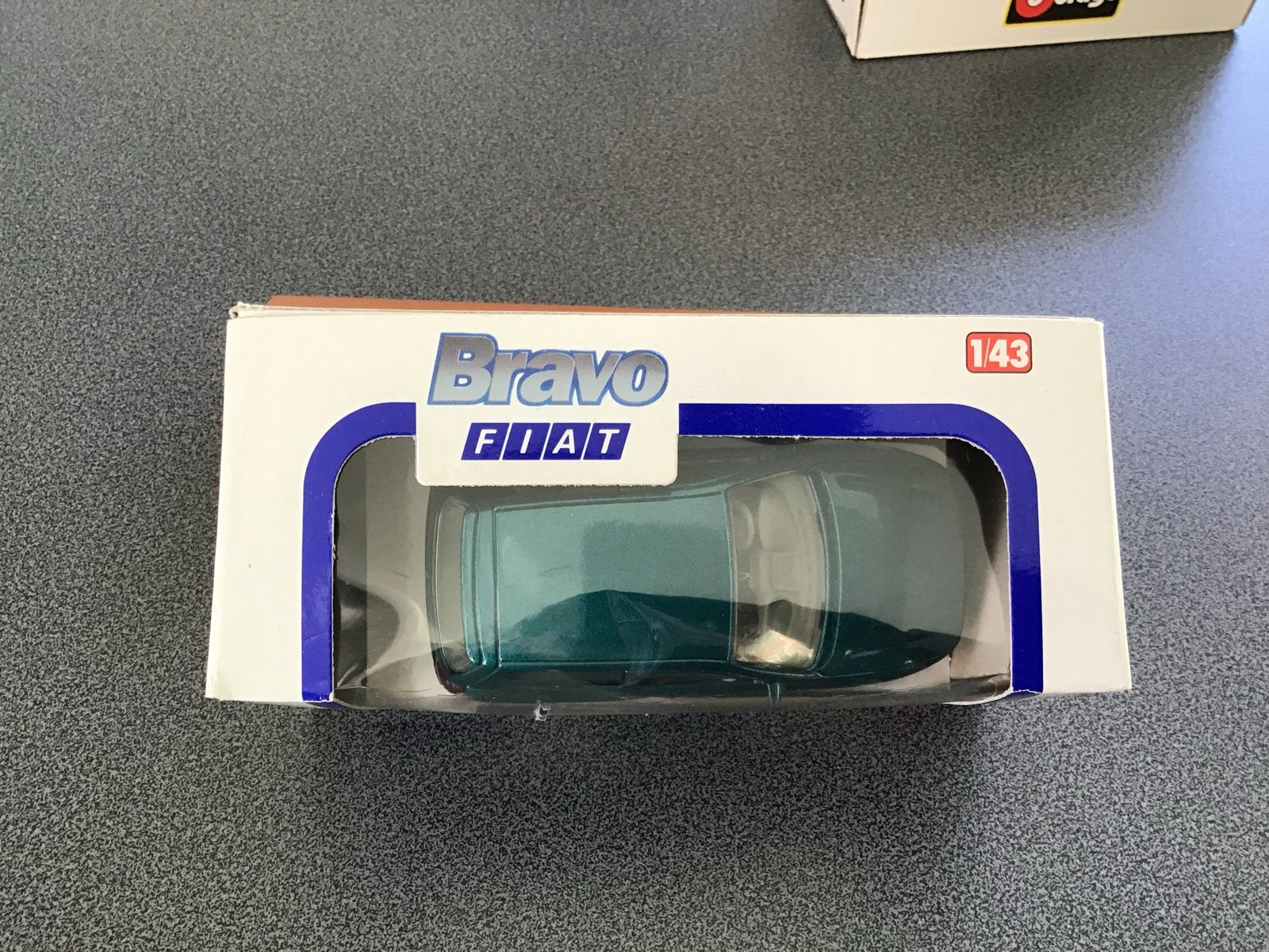 Burago Fiat Bravo 1:43 modelauto - Nieuw in doos, Ophalen of Verzenden, Nieuw