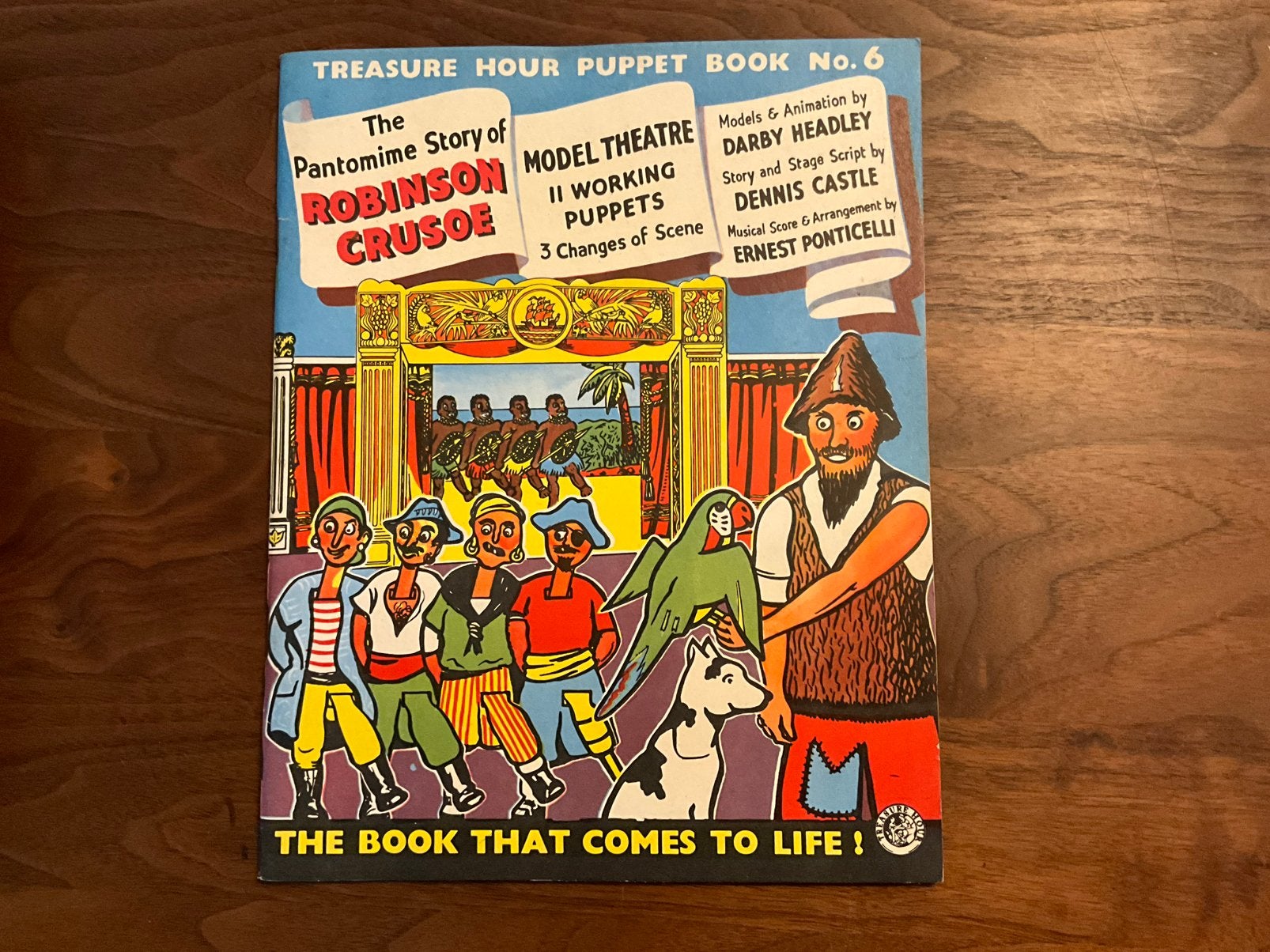 Een vintage Treasure Hour Puppet Book No. 6 Robinson Crusoe, Ophalen of Verzenden