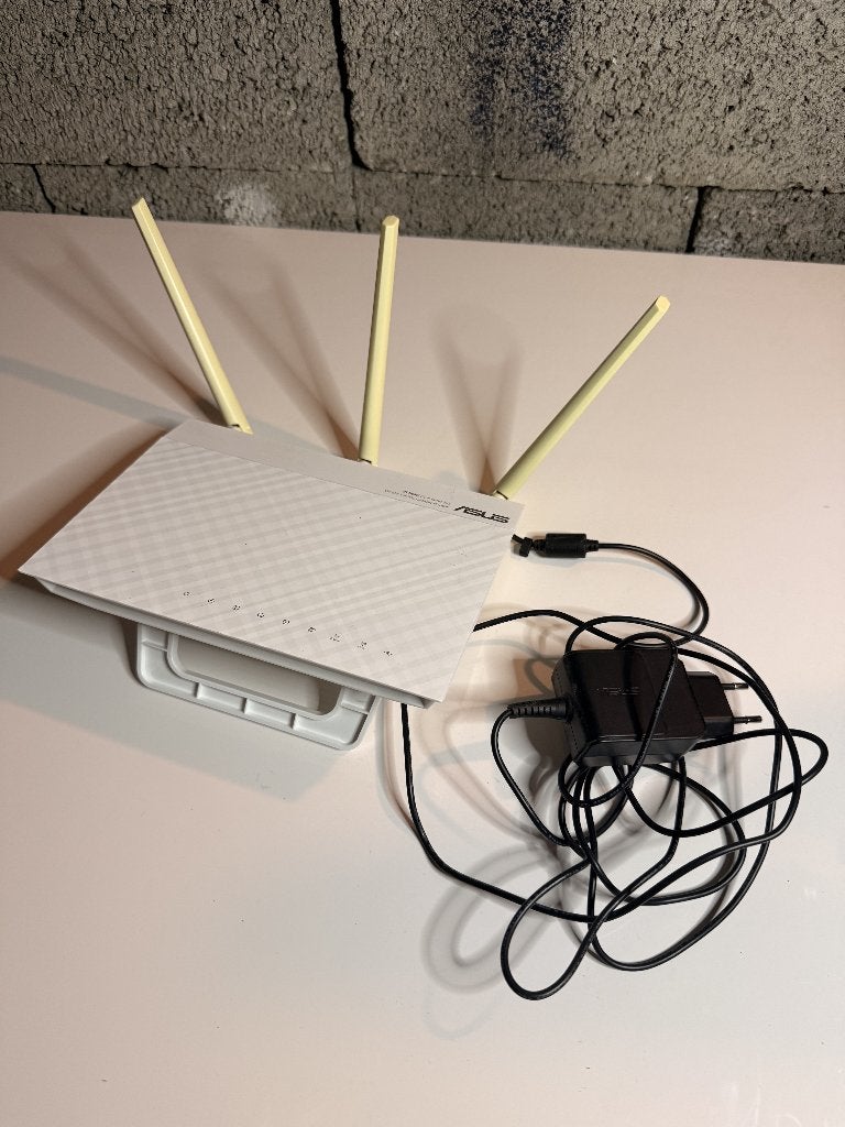 Asus RT‑N66W Dual‑Band Wireless‑N900 Gigabit Router, Ophalen of Verzenden, Gebruikt, Router met modem, Asus
