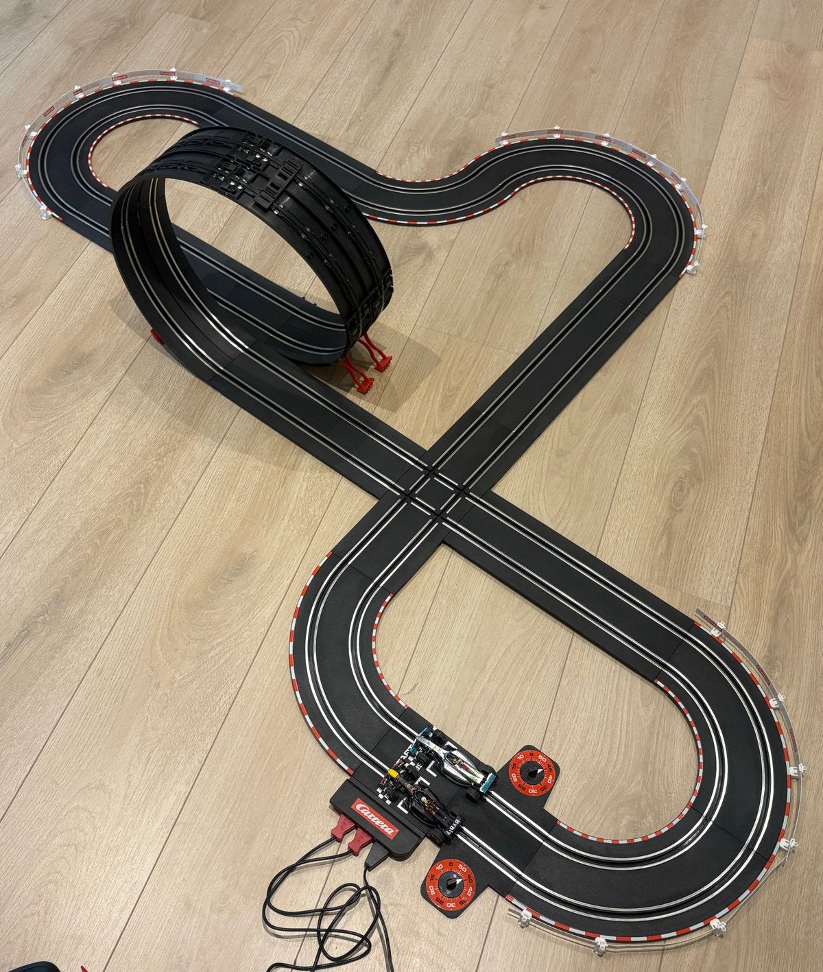 Carrera GO!!! Racebaan met F1 auto's (Mercedes & Red Bull), Carrera, Ophalen of Verzenden, Met looping, Elektrisch