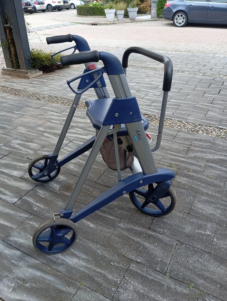 Rollator, merk Active, Diversen, Rollators, Ophalen, Opvouwbaar, Gebruikt