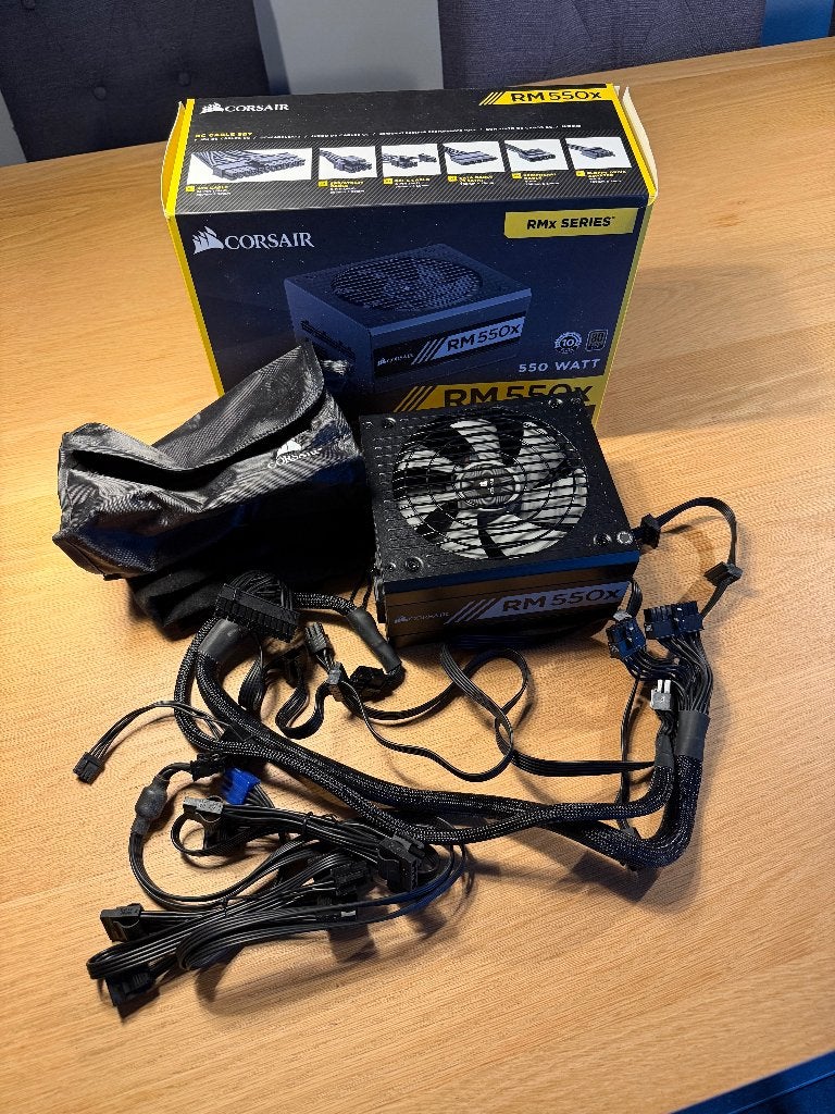 Corsair RM 550x modulaire voeding, Computers en Software, Ophalen of Verzenden, Zo goed als nieuw