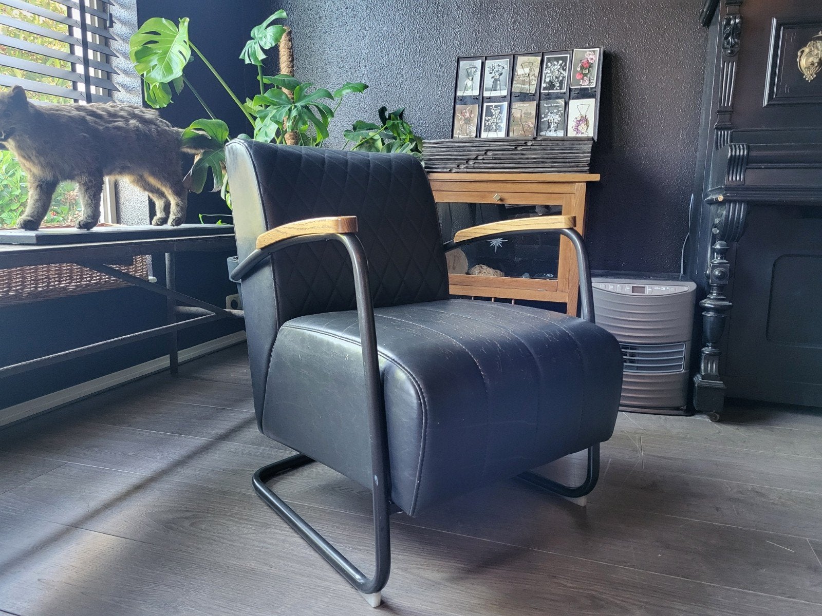 Lederen stoel met metalen frame - PR Design, Ophalen of Verzenden