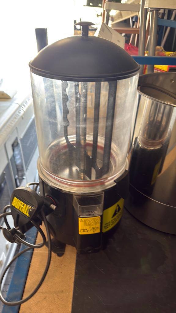 Warme chocolademelk apparaat, Ophalen, Gebruikt