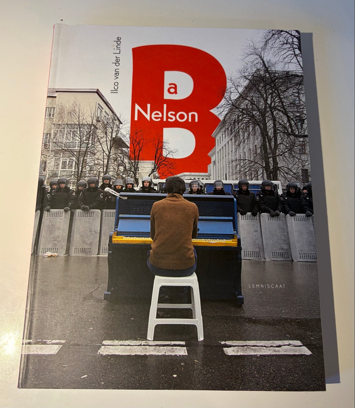 Ba Nelson - Ilco van der Linde (Boek), Ophalen of Verzenden, Zo goed als nieuw, Politiek