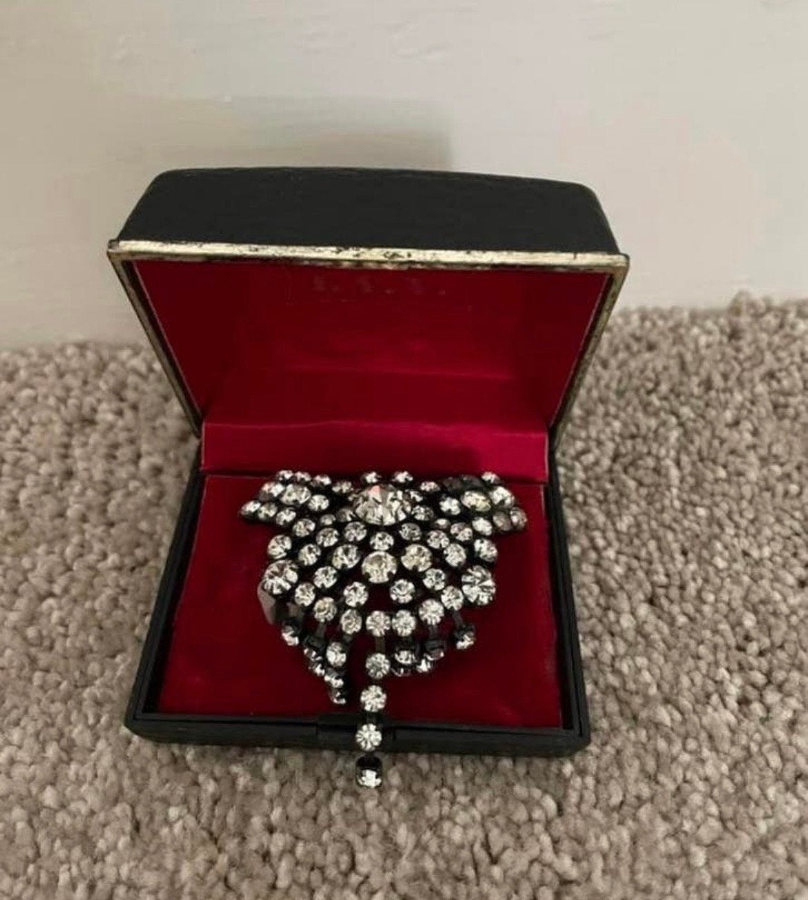 Elegante Broche met stemen-, Overige materialen, 4 tot 7 cm, Gebruikt, Ophalen of Verzenden